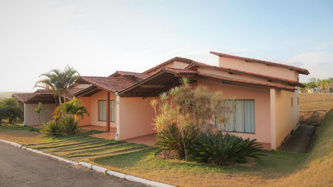 Ramada By Wyndham Furnaspark Formiga Exterior foto